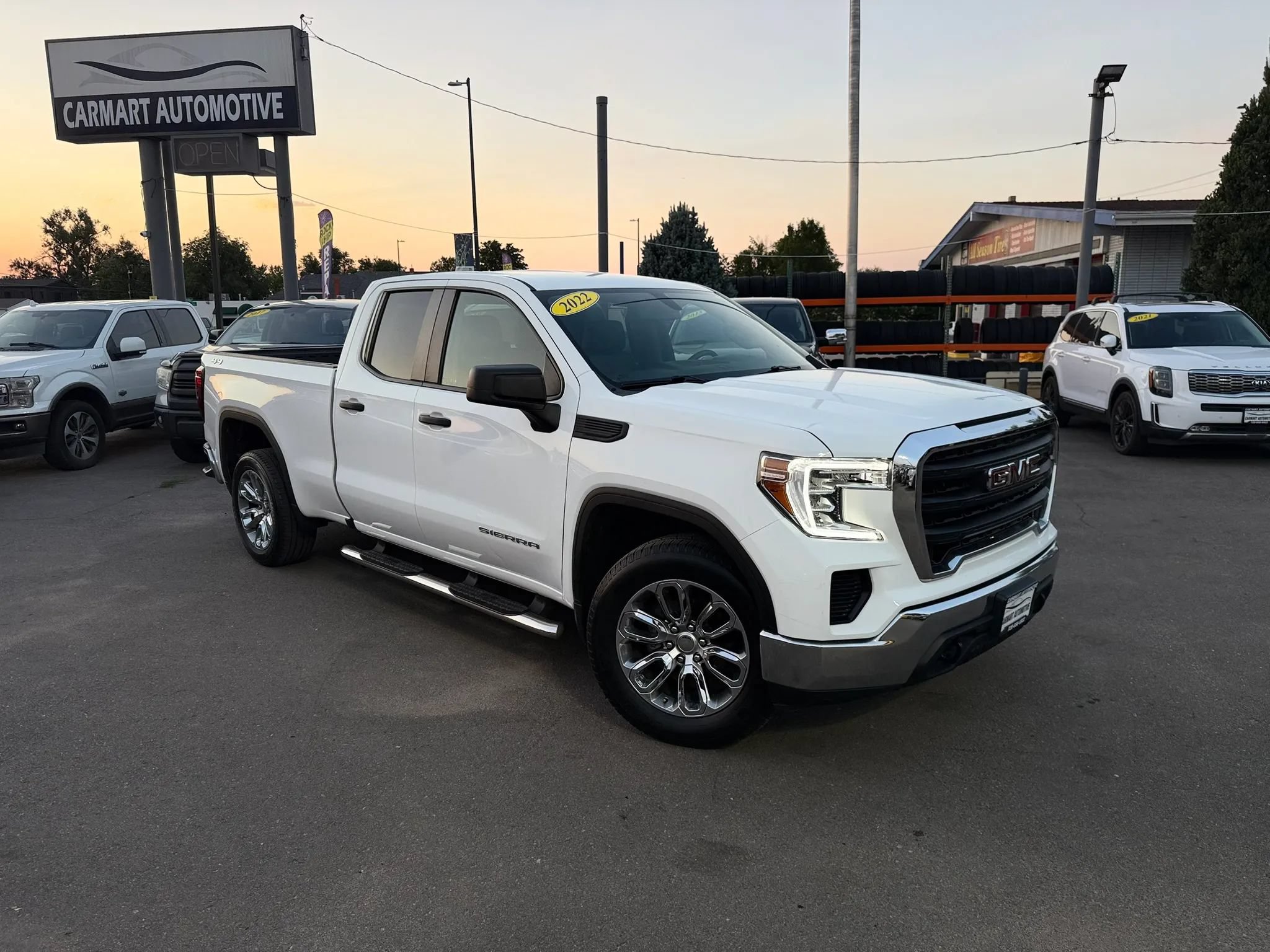Used 2022 GMC Sierra 1500 Pro w/ Sierra Value Package AWD/4WD image 2