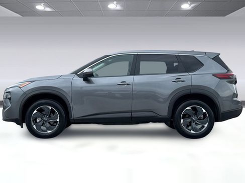 Used 2025 Nissan Rogue SV AWD/4WD image 2