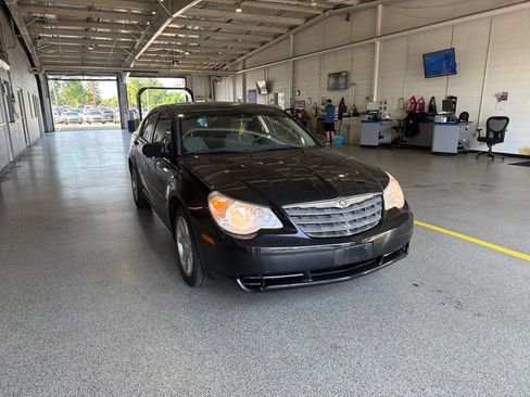 Used 2007 Chrysler Sebring Touring FWD image 2