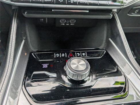 Used 2022 Jeep Wagoneer Series I AWD/4WD image 28