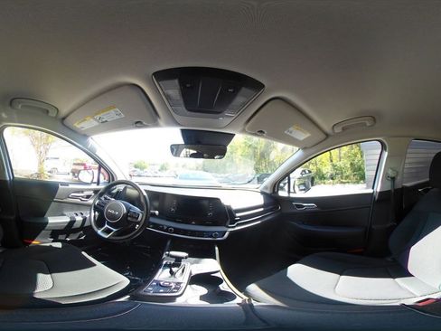 Used 2025 Kia Sportage LX image 37