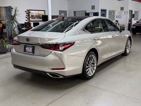 Used 2019 Lexus ES 350 w/ Accessory Package 2 FWD image 2