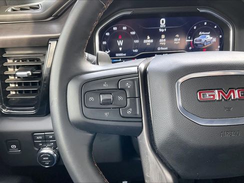 Certified 2025 GMC Sierra 1500 AT4 w/ AT4 Premium Package AWD/4WD image 22