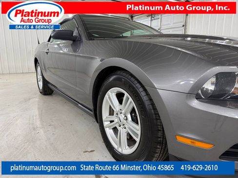 Used 2011 Ford Mustang Convertible RWD image 44