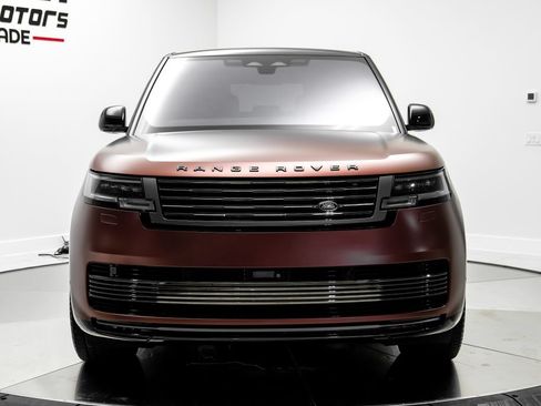 Used 2023 Land Rover Range Rover SV AWD/4WD image 2
