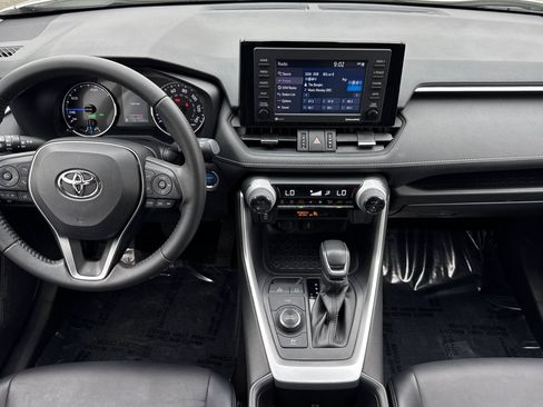 Used 2022 Toyota RAV4 XLE Premium AWD/4WD image 30