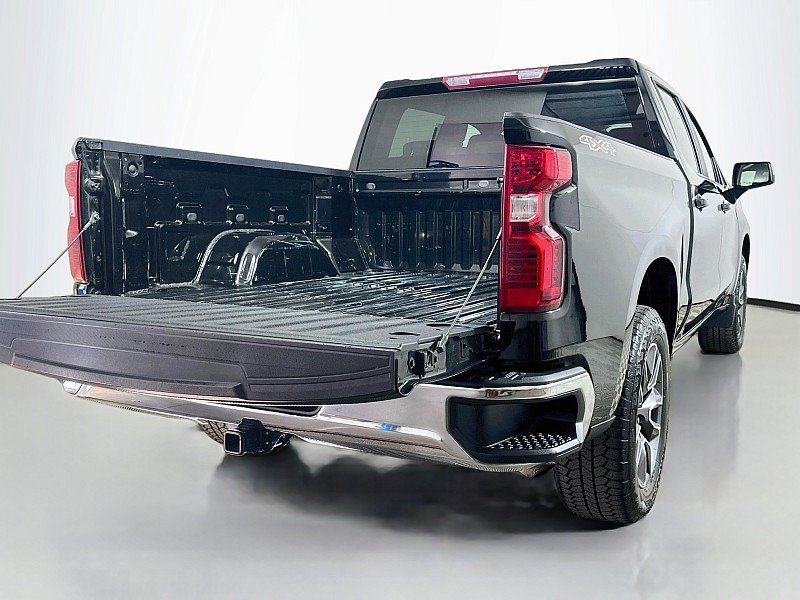 Used 2024 Chevrolet Silverado 1500 LT AWD/4WD image 24