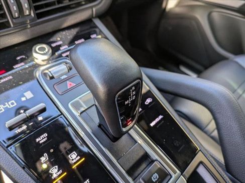 Used 2020 Porsche Cayenne image 14