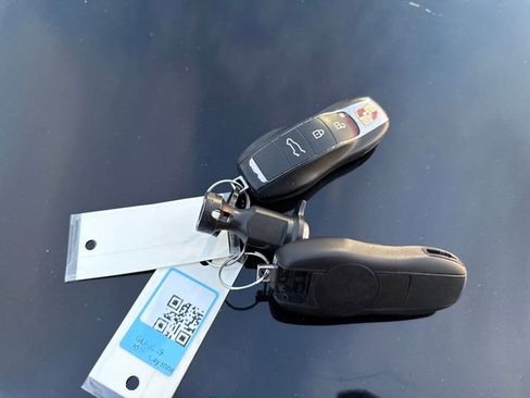 Used 2016 Porsche Cayenne image 33