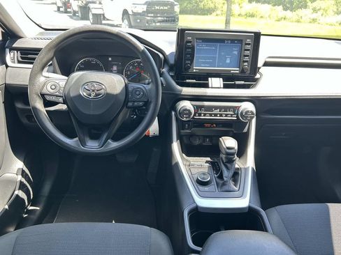 Used 2022 Toyota RAV4 LE AWD/4WD image 15