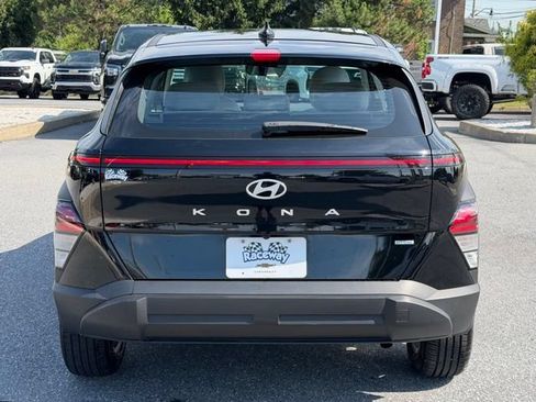 Used 2024 Hyundai Kona SE AWD/4WD image 12