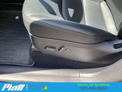 Used 2024 Tesla Model Y Long Range RWD image 24