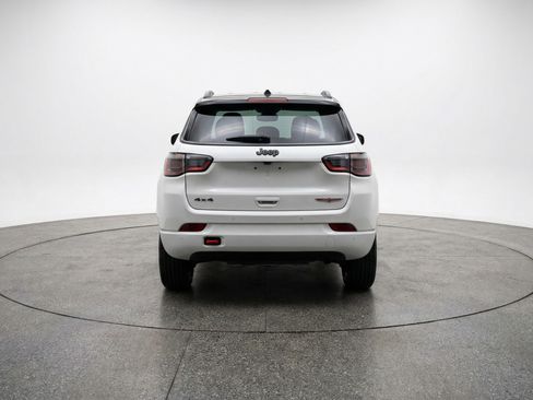 Used 2025 Jeep Compass Trailhawk AWD/4WD image 7