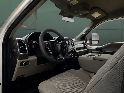 Used 2017 Ford F250 XLT image 15