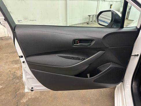 Used 2025 Toyota Corolla LE FWD image 19