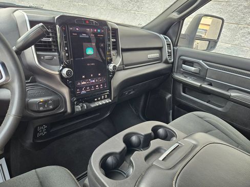 Used 2025 RAM 2500 Big Horn AWD/4WD image 23