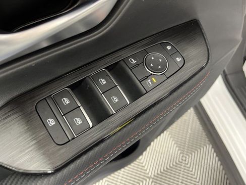 Used 2025 Nissan Kicks SR FWD image 27