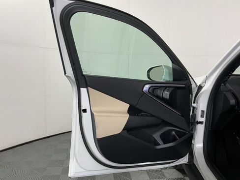 Certified 2025 BMW X3 xDrive30i w/ Convenience Package image 19