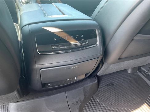 Used 2023 Cadillac Escalade Premium Luxury AWD/4WD image 11