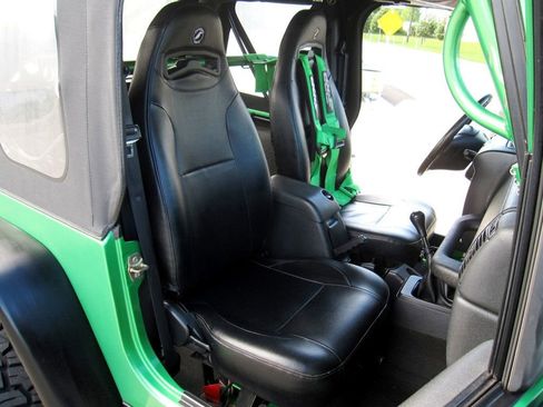 Used 2005 Jeep Wrangler Rubicon image 30