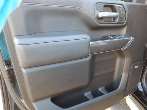 Used 2022 GMC Sierra 2500 AT4 w/ AT4 Premium Plus Package AWD/4WD image 12