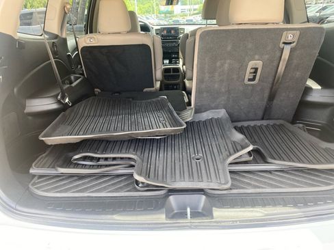 Used 2022 Honda Pilot Touring image 19