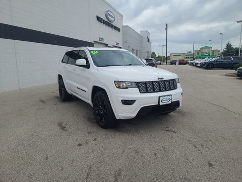 Used 2021 Jeep Grand Cherokee Laredo X AWD/4WD image 9