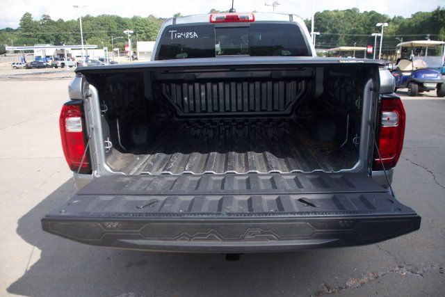 Used 2025 GMC Canyon AT4 w/ AT4 Premium Package AWD/4WD image 15