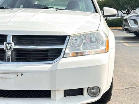 Used 2009 Dodge Avenger R/T FWD image 3