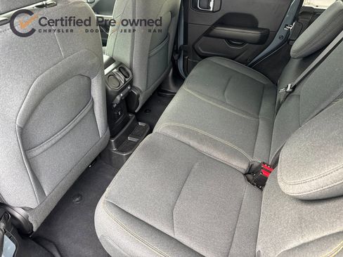 Certified 2025 Jeep Wrangler Unlimited Sahara w/ Safety Group AWD/4WD image 13