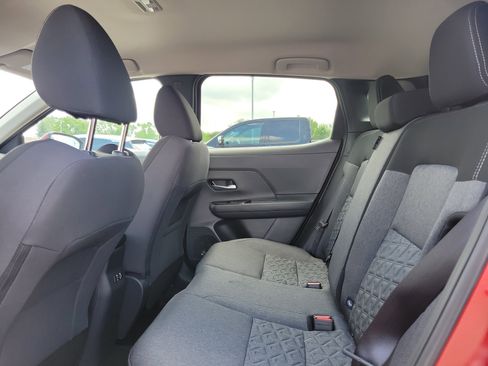 Used 2025 Nissan Kicks SV w/ Charging Package image 11