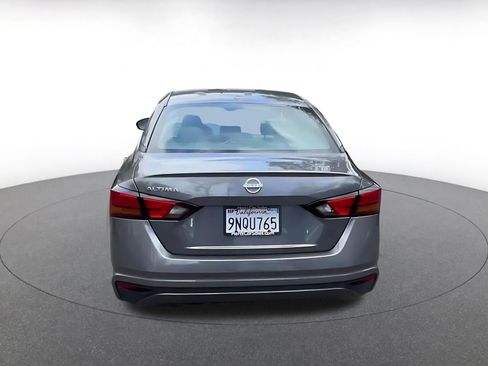 Used 2025 Nissan Altima 2.5 SV FWD image 12