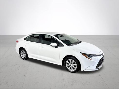 Used 2024 Toyota Corolla LE FWD image 4