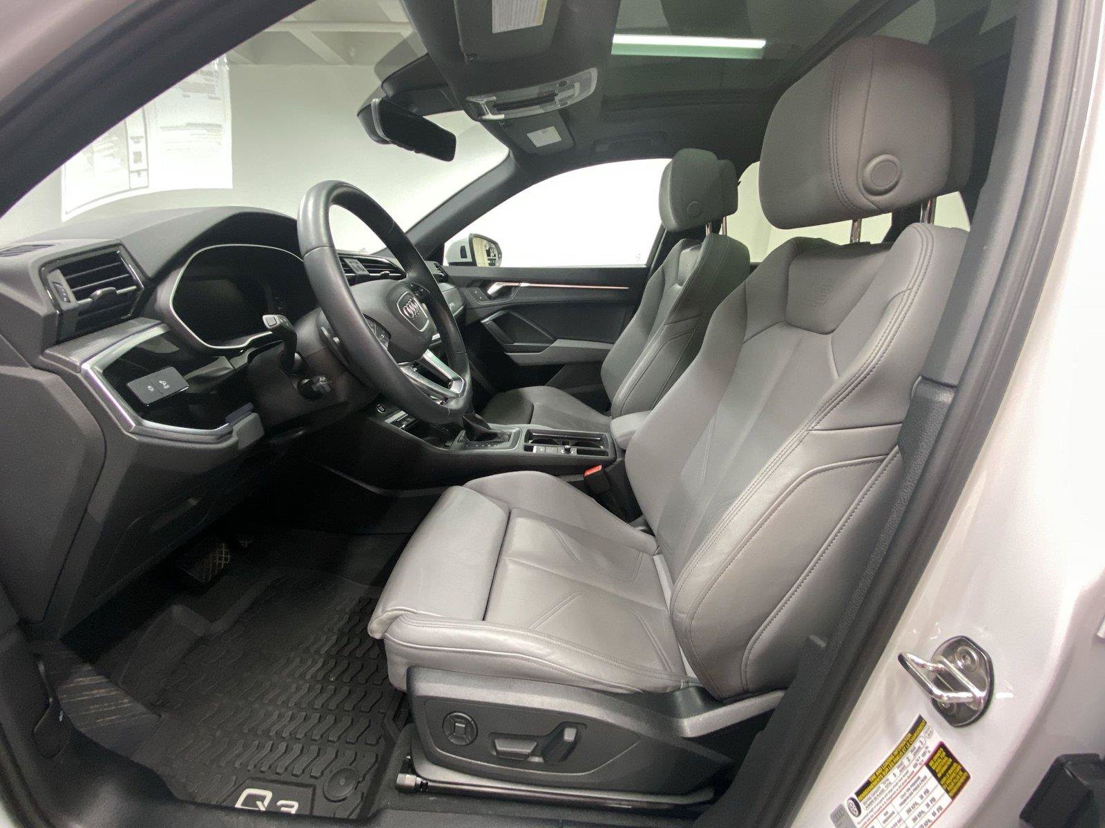 Used 2024 Audi Q3 2.0T Premium AWD/4WD image 17