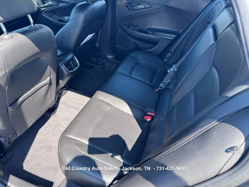 Used 2018 Chevrolet Malibu Premier w/ Driver Confidence Package FWD image 10