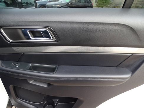 Used 2019 Ford Explorer XLT w/ Equipment Group 202A image 48