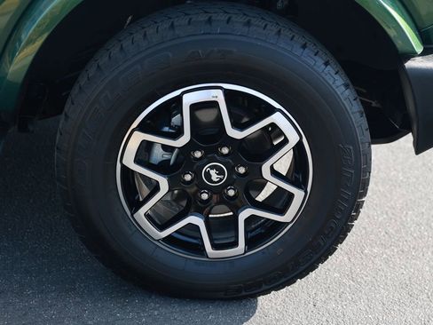 Used 2025 Ford Bronco Outer Banks AWD/4WD image 8