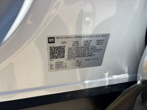 Used 2025 Chevrolet Equinox LT AWD/4WD image 29