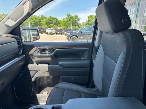Used 2023 Chevrolet Silverado 1500 RST w/ Redline Edition AWD/4WD image 18