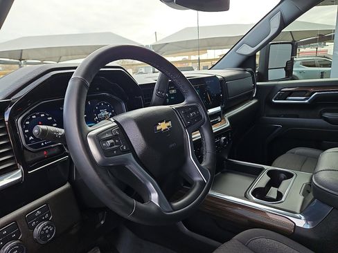 Used 2024 Chevrolet Silverado 2500 LT image 11