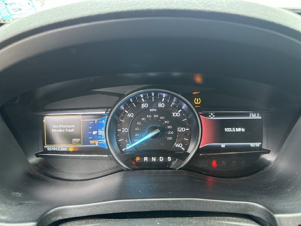 Used 2017 Ford Explorer XLT w/ Equipment Group 202A AWD/4WD image 11