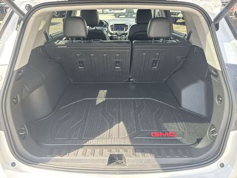 Used 2023 GMC Terrain SLT w/ Tech Package image 25