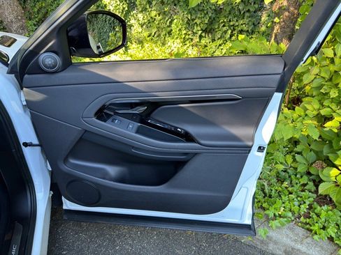 Used 2023 Land Rover Range Rover Evoque R-Dynamic S image 23