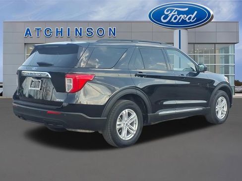 Used 2024 Ford Explorer XLT AWD/4WD image 6