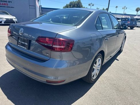Used 2017 Volkswagen Jetta S FWD image 2