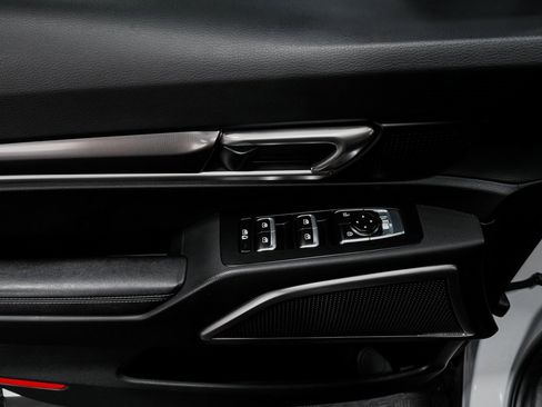 Used 2024 Kia Telluride LX image 12