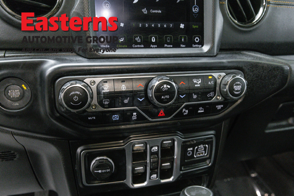 Used 2023 Jeep Wrangler Unlimited Sahara AWD/4WD image 21