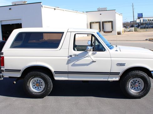 Used 1990 Ford Bronco AWD/4WD image 31
