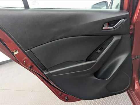 Used 2018 MAZDA MAZDA3 Sport w/ Preferred Equipment Package FWD image 16