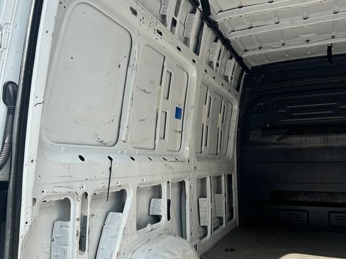 Used 2023 Mercedes-Benz Sprinter 2500 w/ Acoustic Package image 17